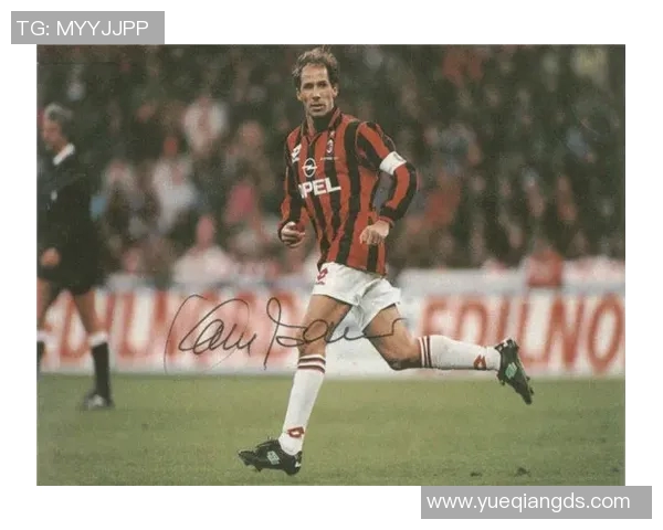 职业球星足球生涯揭秘：从青训到巅峰的奋斗与荣耀