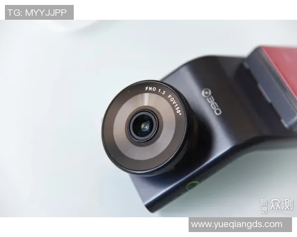 适合球星边锋的高性能足球鞋推荐与选择指南