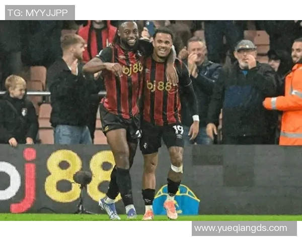 足球星二代联手竞技绿茵场 父辈传奇延续新一代梦想